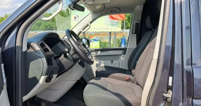 VOLKSWAGEN Transporter 