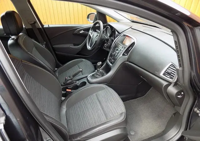 OPEL Astra 1.4 Edition