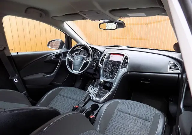 OPEL Astra 1.4 Edition