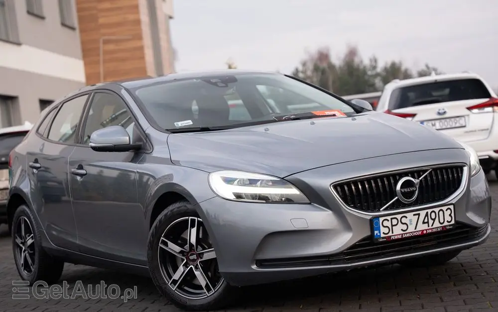 VOLVO V40 D2 Geartronic Momentum