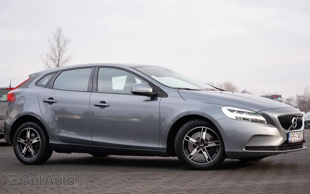 VOLVO V40 D2 Geartronic Momentum