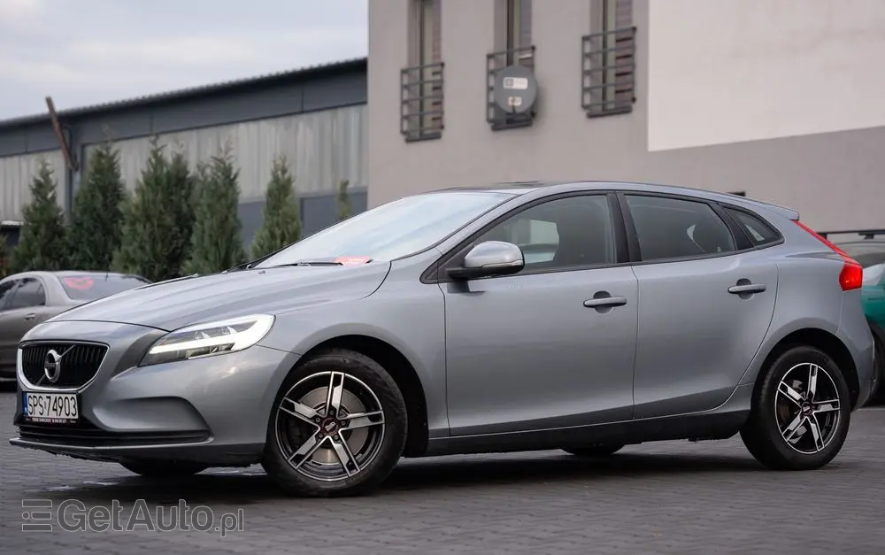VOLVO V40 D2 Geartronic Momentum