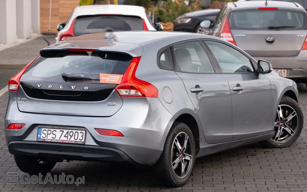 VOLVO V40 D2 Geartronic Momentum