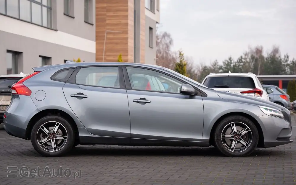VOLVO V40 D2 Geartronic Momentum