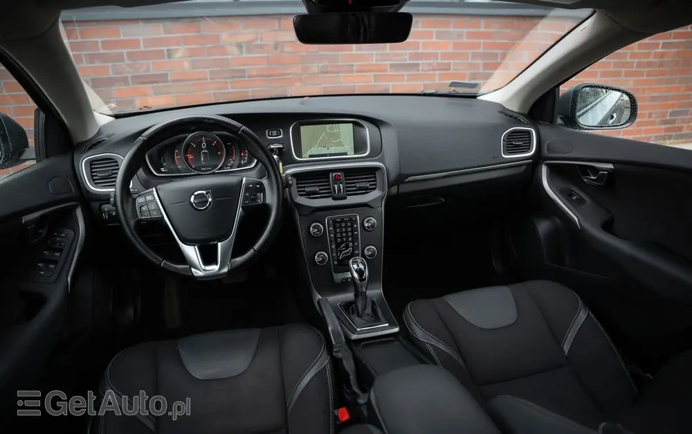 VOLVO V40 D2 Geartronic Momentum