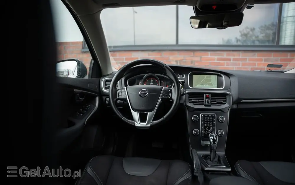 VOLVO V40 D2 Geartronic Momentum