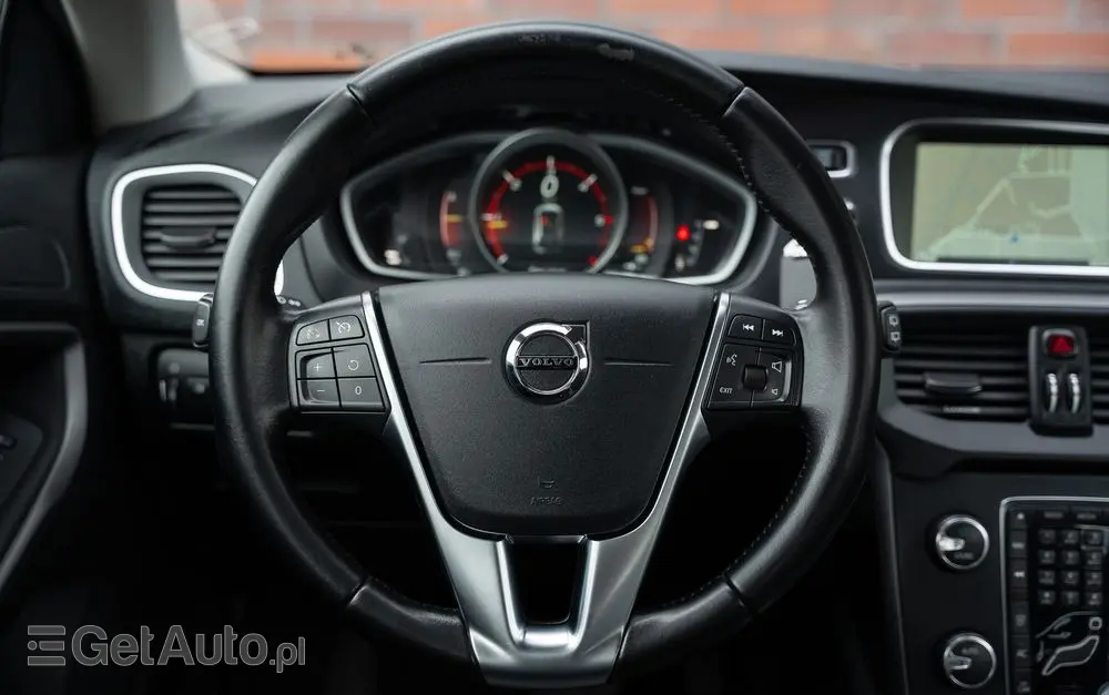 VOLVO V40 D2 Geartronic Momentum