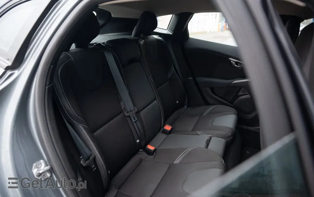 VOLVO V40 D2 Geartronic Momentum