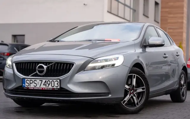 VOLVO V40 D2 Geartronic Momentum