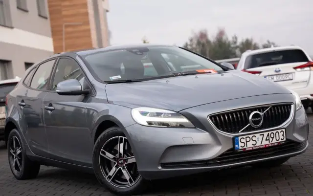 VOLVO V40 D2 Geartronic Momentum