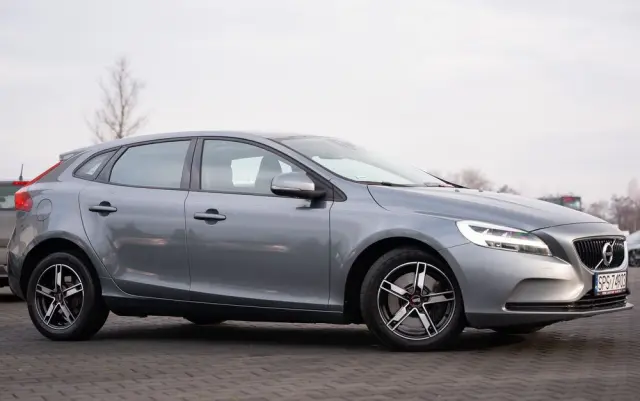 VOLVO V40 D2 Geartronic Momentum