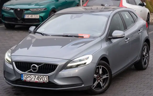 VOLVO V40 D2 Geartronic Momentum