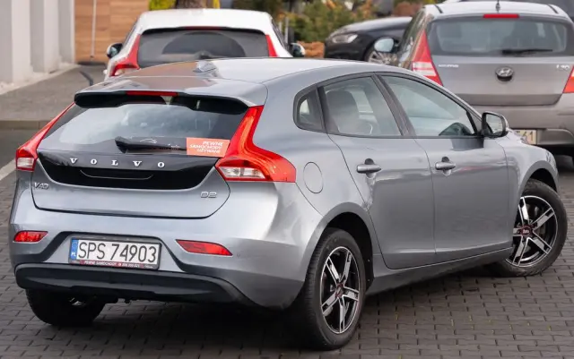 VOLVO V40 D2 Geartronic Momentum