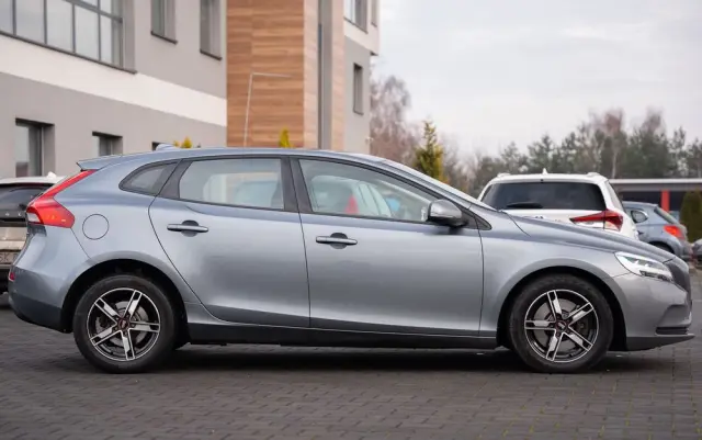 VOLVO V40 D2 Geartronic Momentum