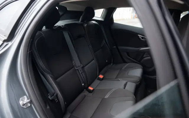 VOLVO V40 D2 Geartronic Momentum