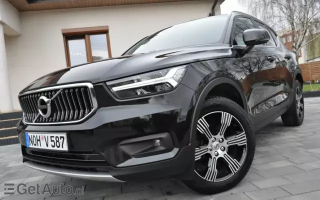 VOLVO XC 40 D3 AWD Momentum Pro