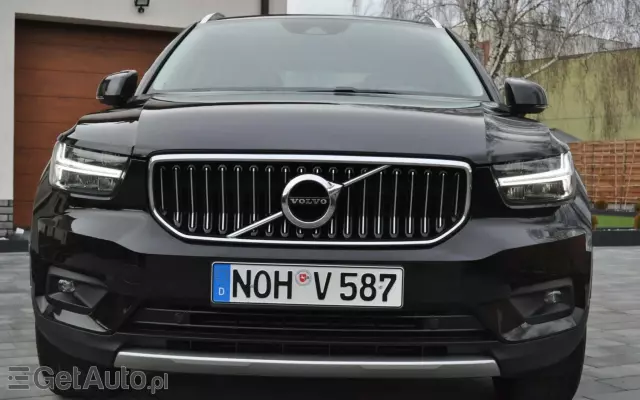 VOLVO XC 40 D3 AWD Momentum Pro