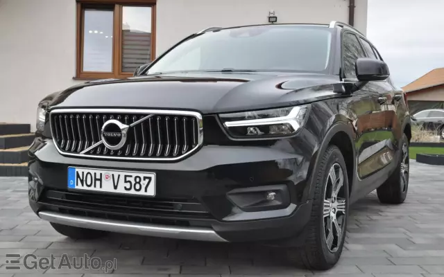 VOLVO XC 40 D3 AWD Momentum Pro