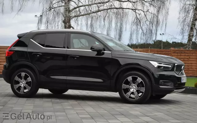 VOLVO XC 40 D3 AWD Momentum Pro