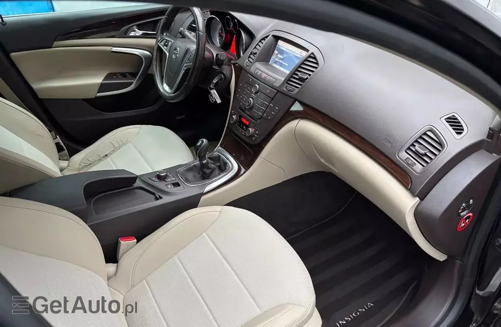 OPEL Insignia 