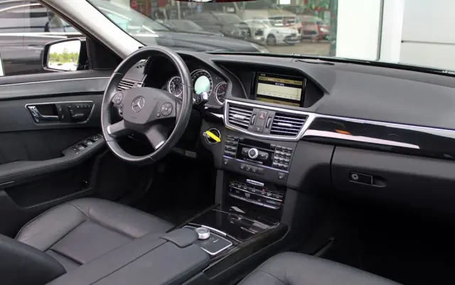 MERCEDES-BENZ Klasa E 350 4Matic Avantgarde Sport Edition