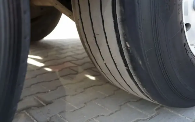 WIELTON WYWROTKA 55 M3 / ALUMINIOWA / OŚ PODNOSZONA / OSIE SAF / ALUFELGI 