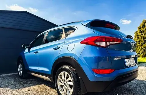 HYUNDAI Tucson 