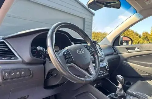 HYUNDAI Tucson 