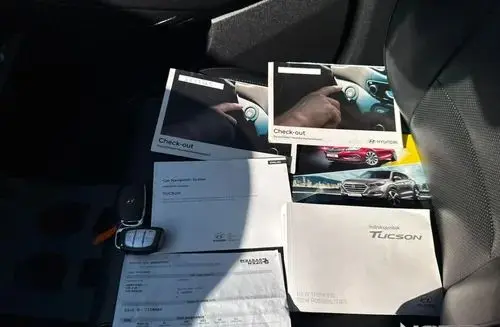 HYUNDAI Tucson 