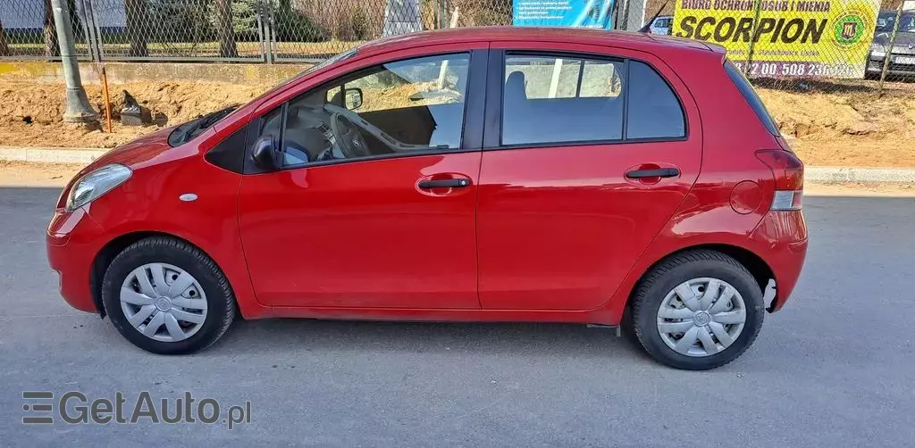 TOYOTA Yaris 