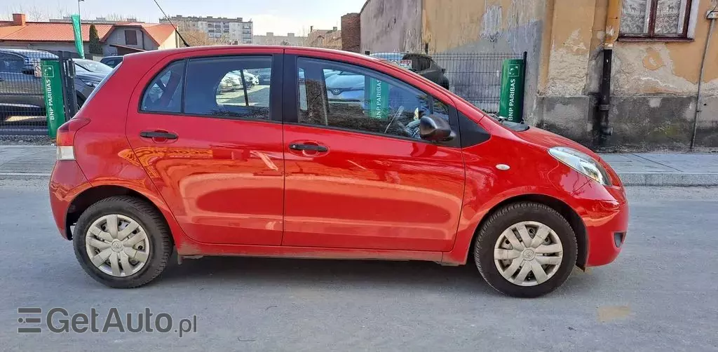 TOYOTA Yaris 
