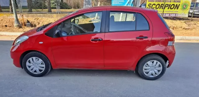 TOYOTA Yaris 