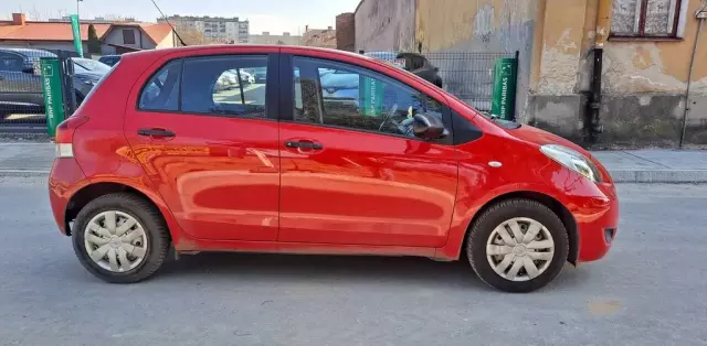 TOYOTA Yaris 