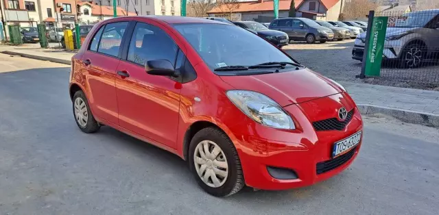 TOYOTA Yaris 