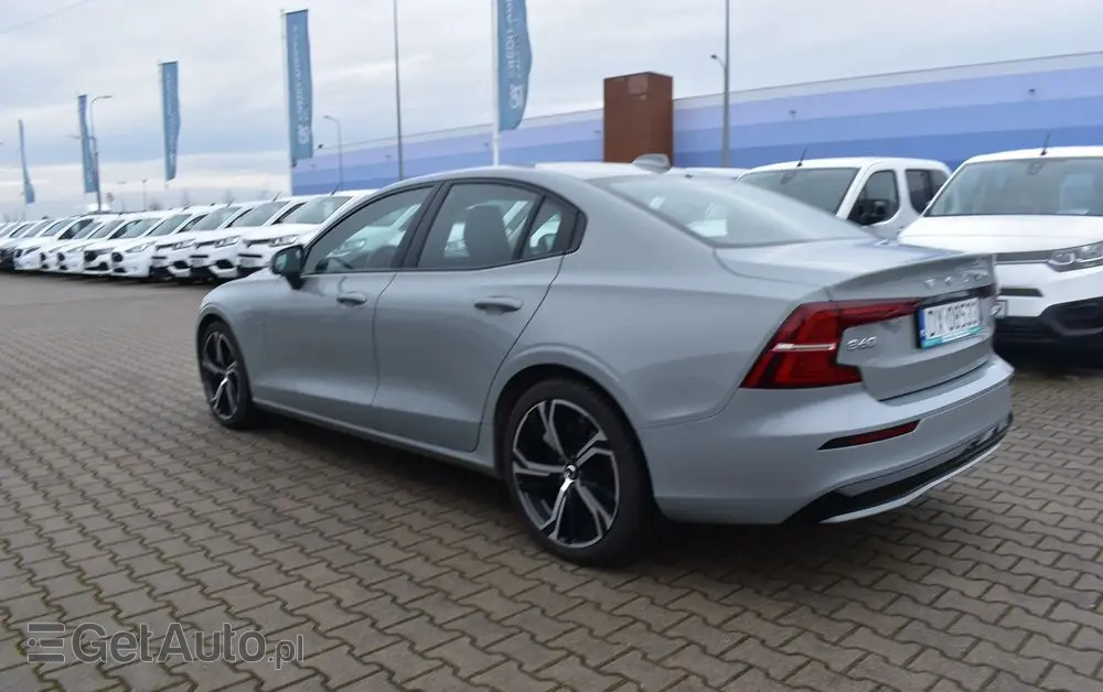 VOLVO S60 B5 B AWD Ultimate Dark
