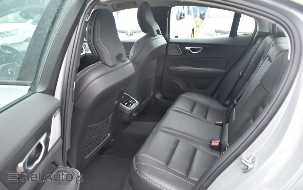 VOLVO S60 B5 B AWD Ultimate Dark