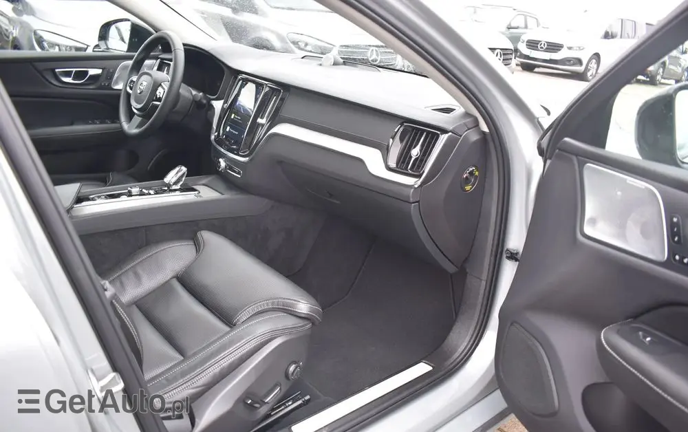 VOLVO S60 B5 B AWD Ultimate Dark