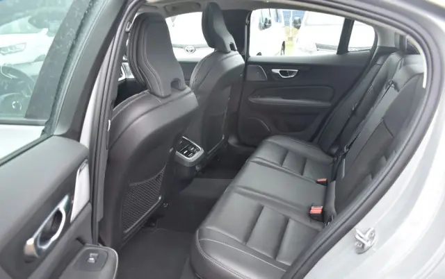 VOLVO S60 B5 B AWD Ultimate Dark