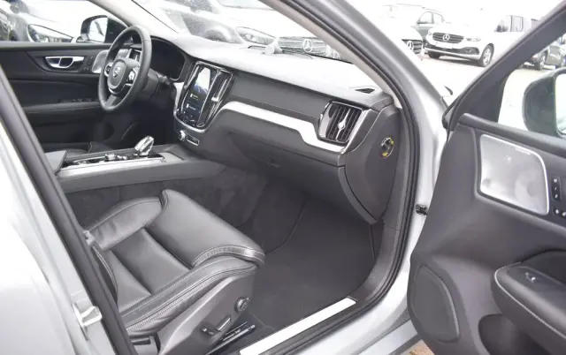 VOLVO S60 B5 B AWD Ultimate Dark