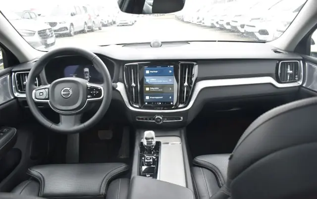 VOLVO S60 B5 B AWD Ultimate Dark