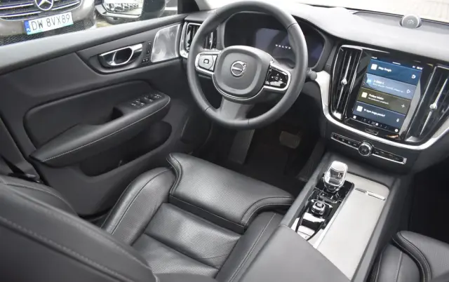 VOLVO S60 B5 B AWD Ultimate Dark