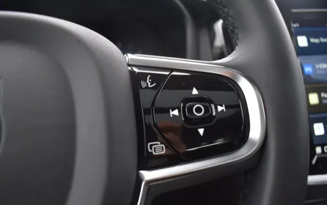 VOLVO S60 B5 B AWD Ultimate Dark