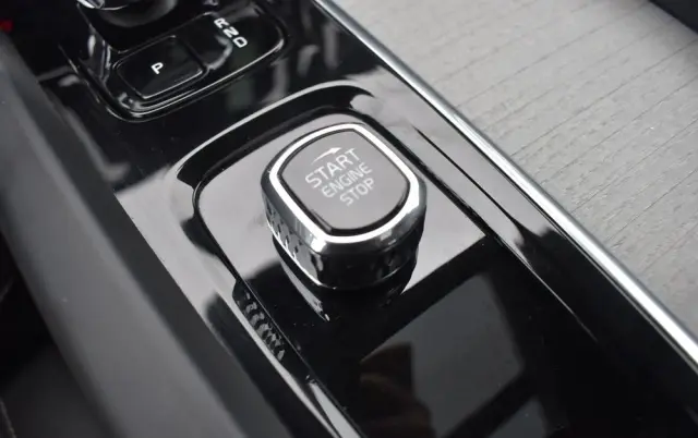 VOLVO S60 B5 B AWD Ultimate Dark