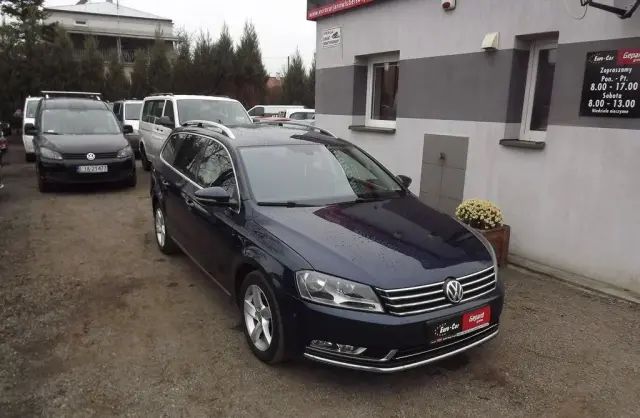 VOLKSWAGEN Passat 