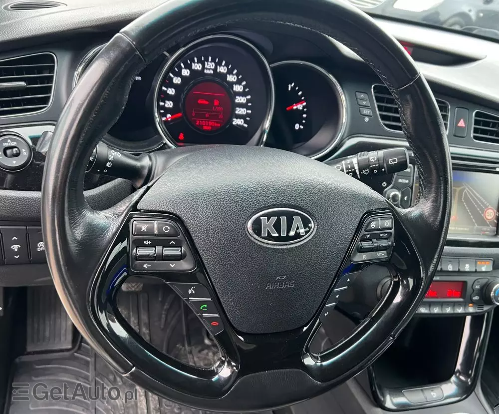 KIA Ceed 1.6 CRDi 128 ISG SW Dream-Team Edition