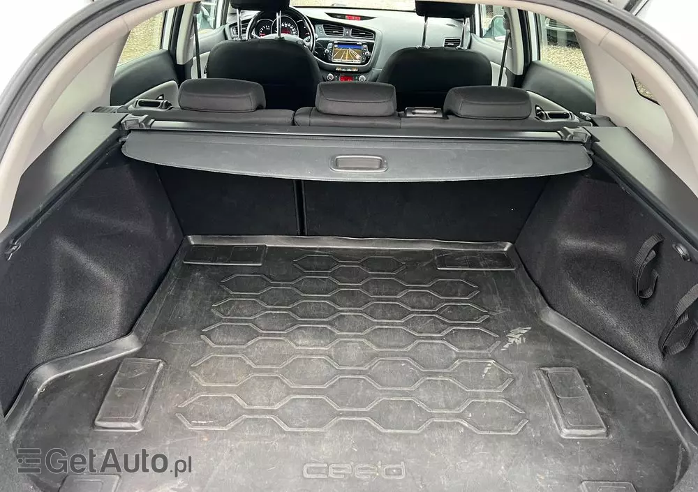 KIA Ceed 1.6 CRDi 128 ISG SW Dream-Team Edition