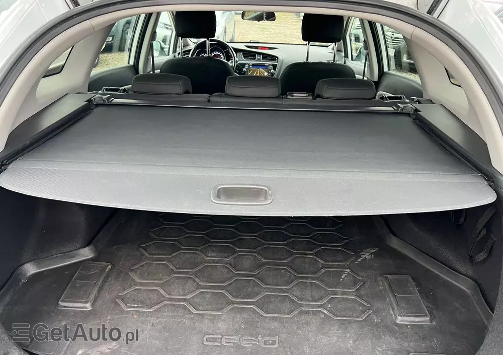 KIA Ceed 1.6 CRDi 128 ISG SW Dream-Team Edition