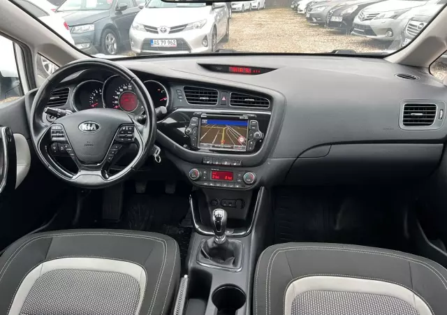 KIA Ceed 1.6 CRDi 128 ISG SW Dream-Team Edition
