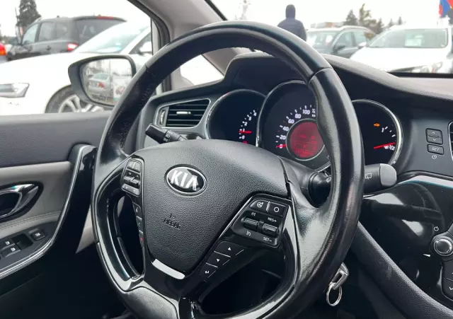KIA Ceed 1.6 CRDi 128 ISG SW Dream-Team Edition