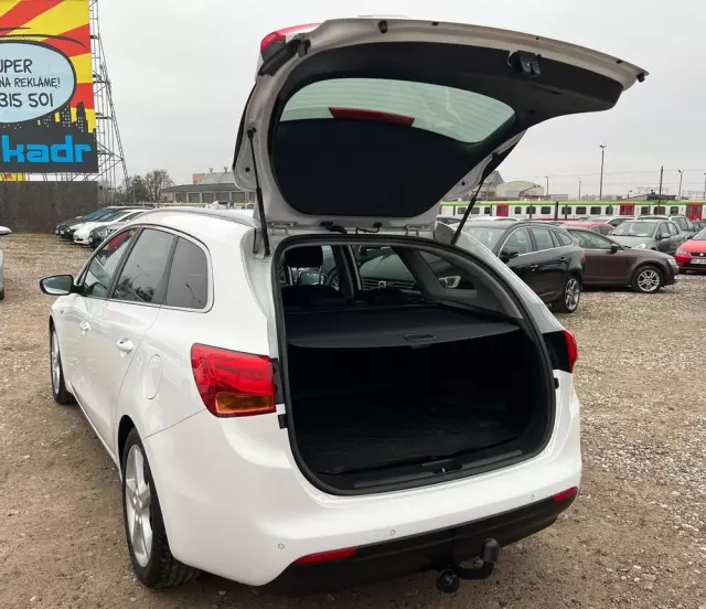 KIA Ceed 1.6 CRDi 128 ISG SW Dream-Team Edition